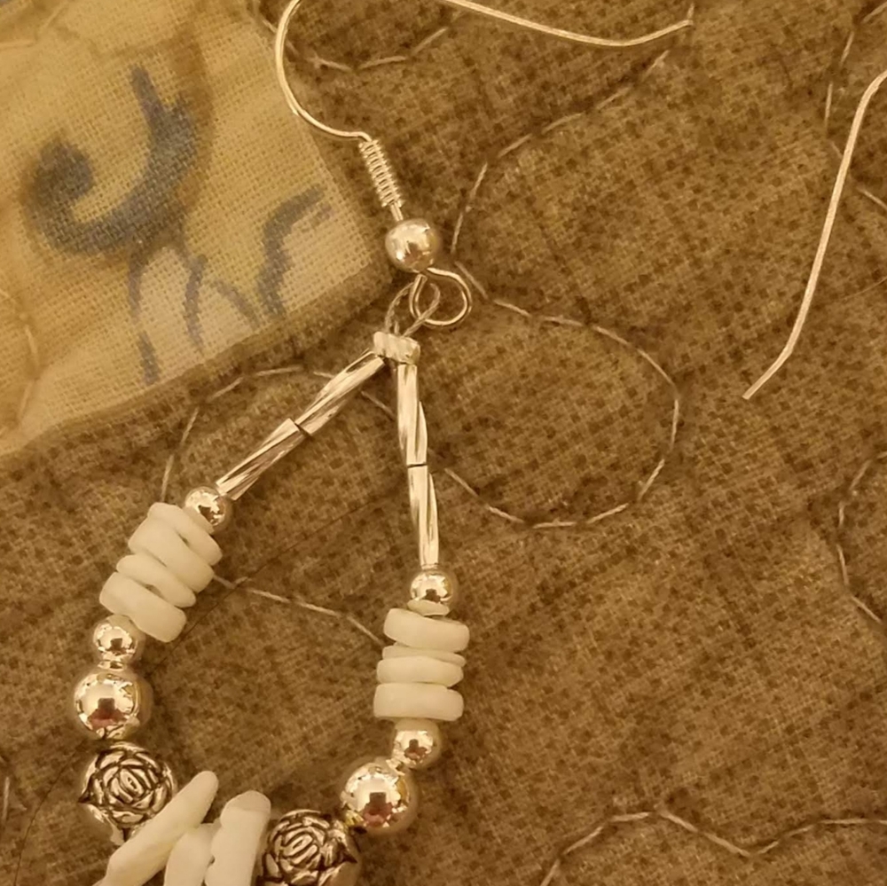 Pretty white and silver dangly handmade earringsPlease go to my page and see ot - Picture 10 of 12